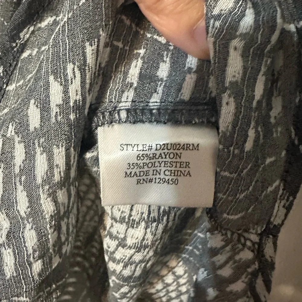 NWT Fred David Chevron Pattern Button Down Top - Picture 15 of 16